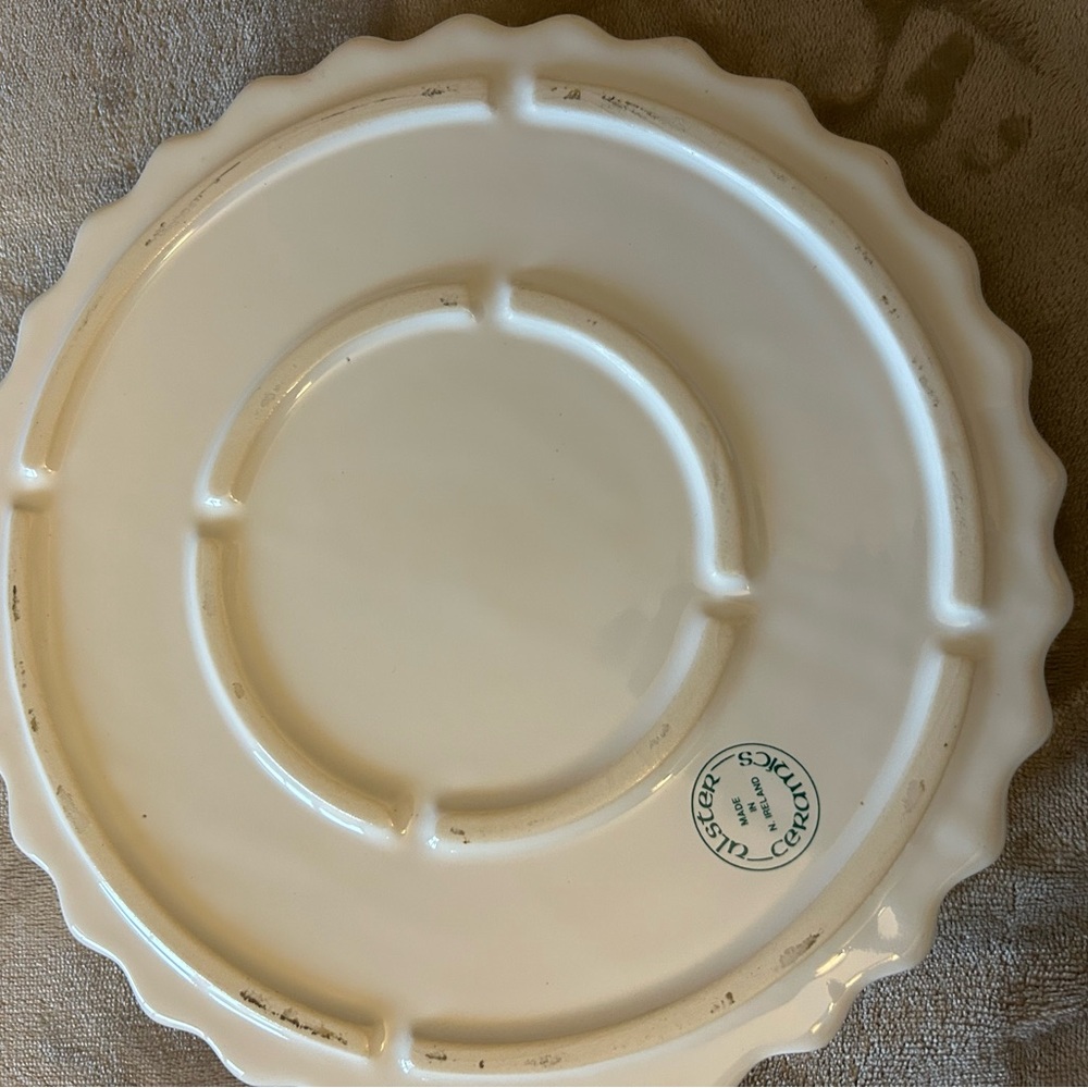 Vintage Strawberry Ceramic Pie Dish - White with Orange & Green Fruit Motif - Picture 2 of 4